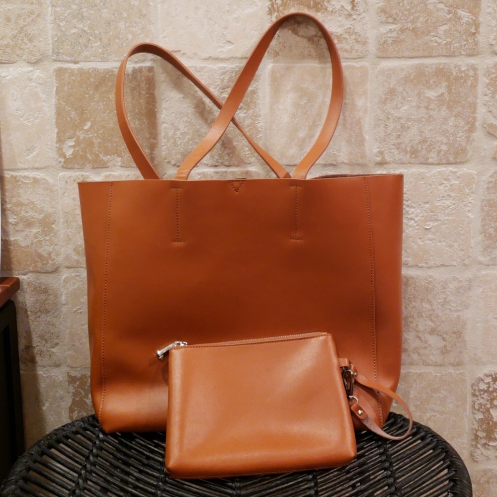 Leather tote in beautiful, rich camel color!